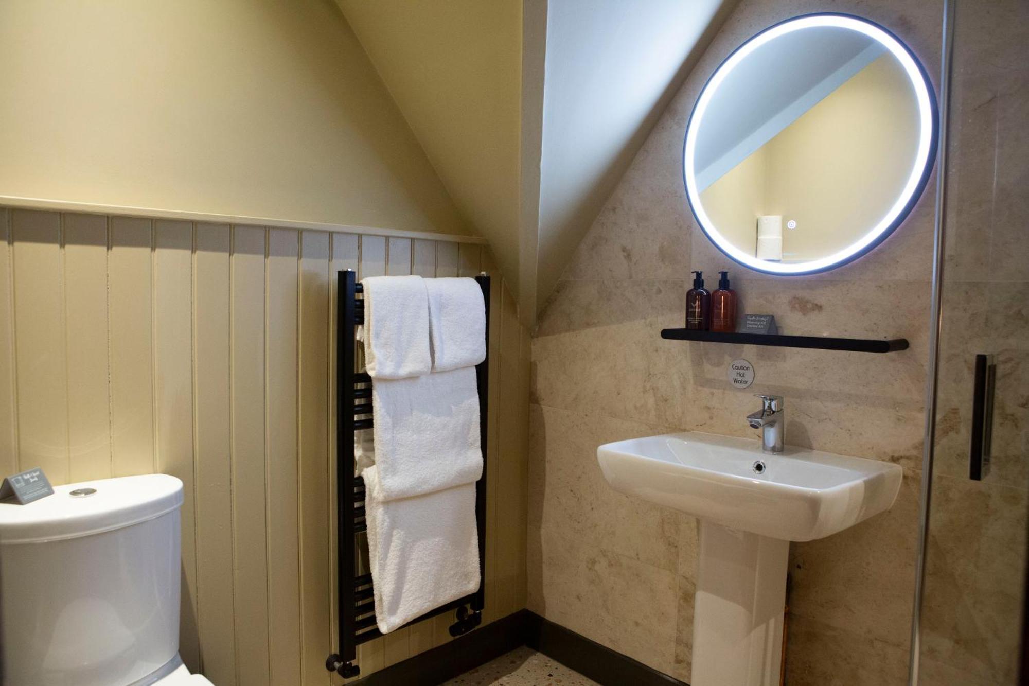 The Wheatley Arms Hotel Ilkley Bagian luar foto