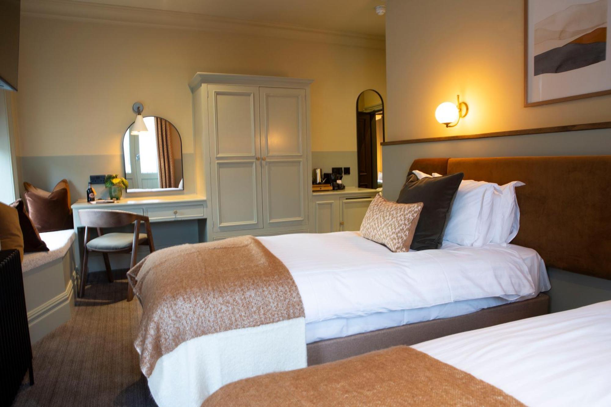 The Wheatley Arms Hotel Ilkley Bagian luar foto